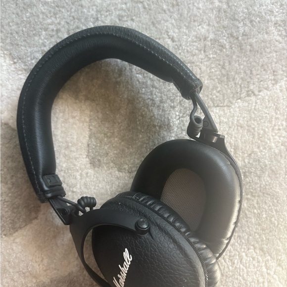 Marshall Monitor II Over-Ear Noise Cancelling Bluetooth Headphones - Black - Picture 4 of 5